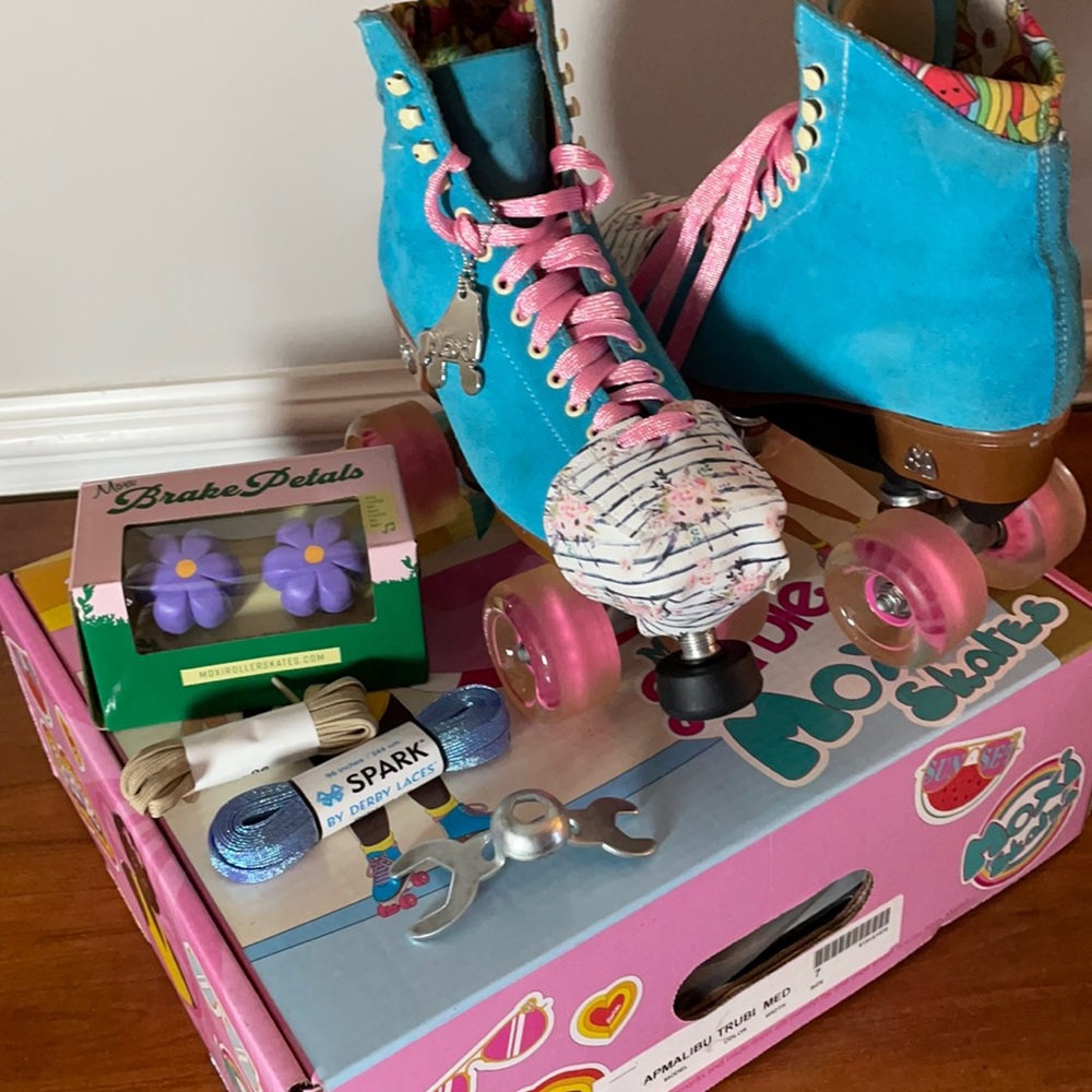Malibu Barbie LimitedEdition MOXI skates! Size 7.  Converts to USA women’s 7-8.5